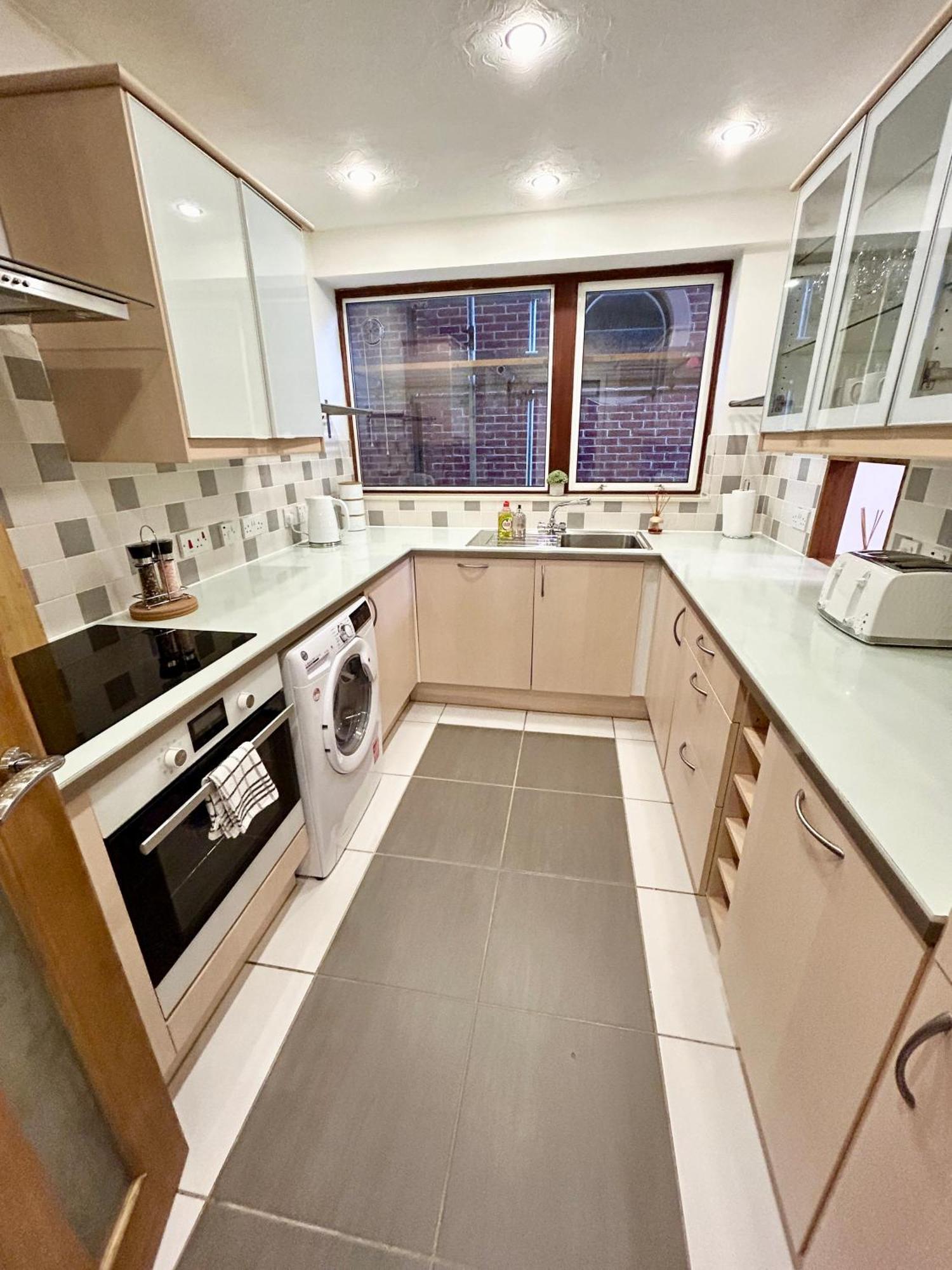 Spacious 3 Bedroom Apartment Close To Marina, 2 Parking Spaces, Kingsize Or Single Beds Southampton Extérieur photo